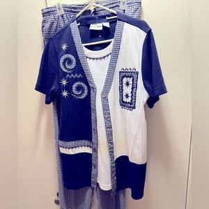 Alfred Dunner 2-piece ladies pant suit in navy and white